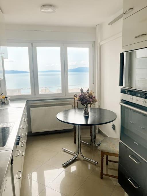 Apartment The Sea View *